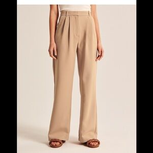 Abercrombie & Fitch Tailored Straight Pant